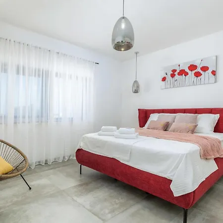 5 Bedroom Amazing In Holiday home