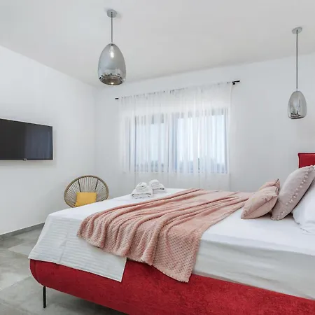 Holiday home 5 Bedroom Amazing In