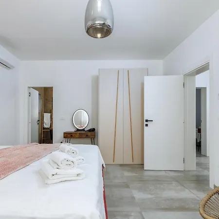 Holiday home 5 Bedroom Amazing In