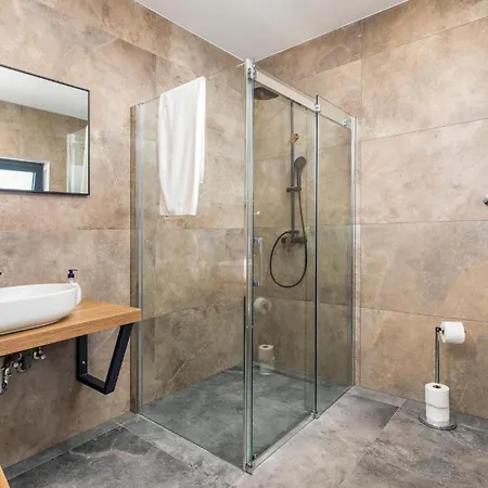 Holiday home 5 Bedroom Amazing In Galizana
