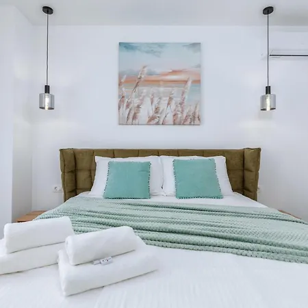 5 Bedroom Amazing In * Galizana