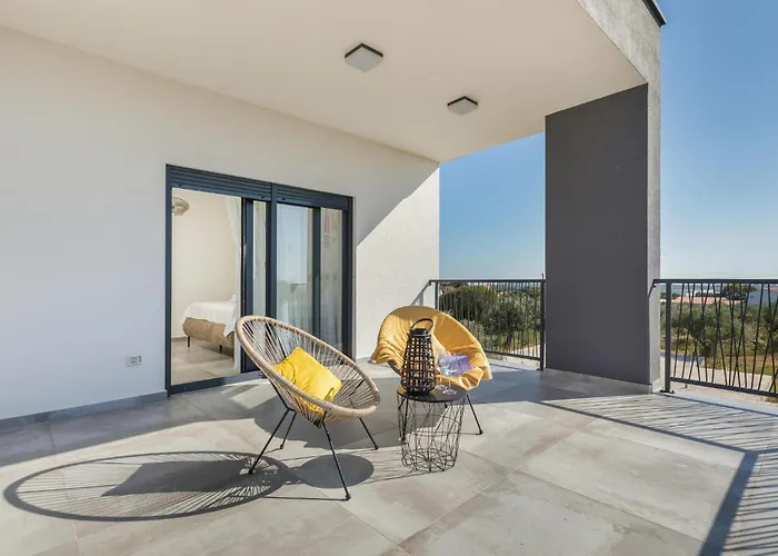 5 Bedroom Amazing In *